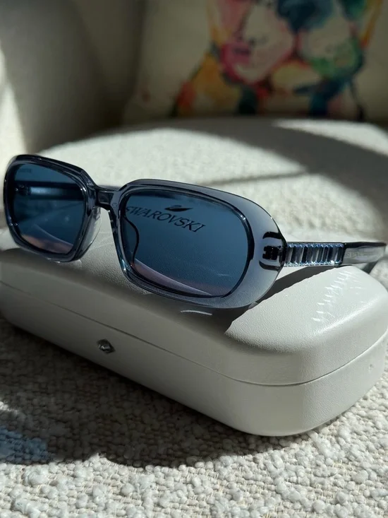 Stunning Swarovski Smoke-Blue Rectangular Sunglasses with baguette crystals ๐๐๐ - Picture 2 of 16